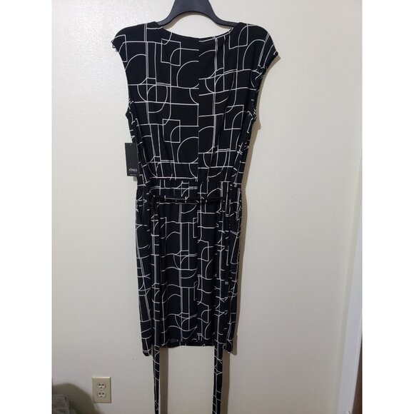 Jones New York, black and white, geometric print, dress with pockets, size 16 - Picture 6 of 8